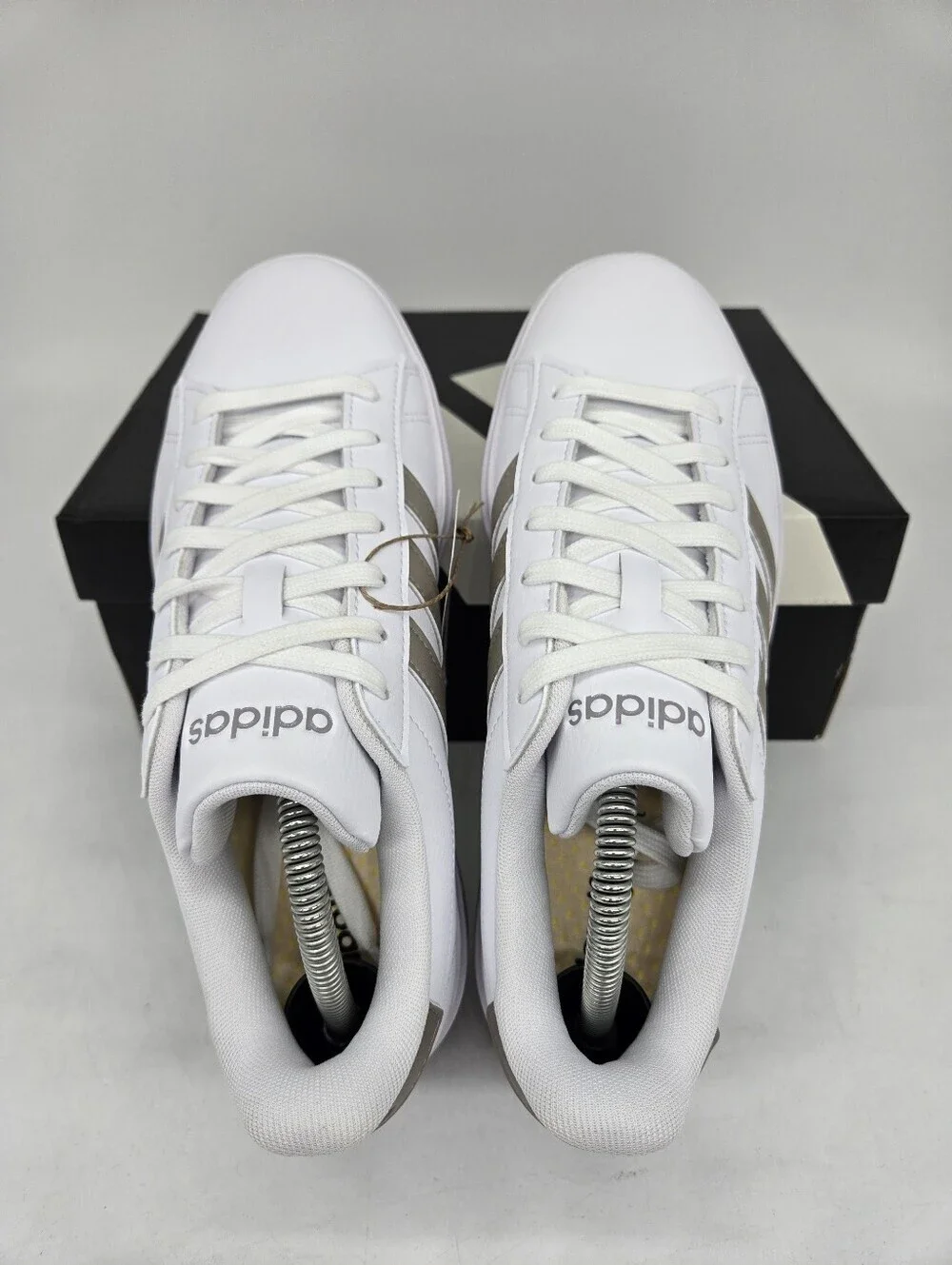adidas Women's Grand Court GW9215 White Platinum Metallic Tennis Shoes Size 7.5